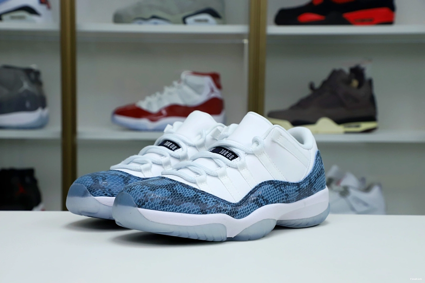 Jordan Air Jordan 11 “navy snakeskin” 1102